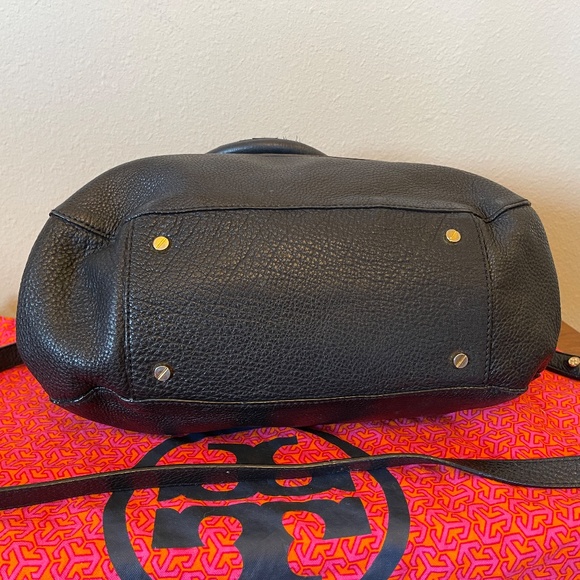 Tory Burch Authentic Duffle Black Pebbled LambLeather Bag Shoulder or Crossbody. - Picture 11 of 12